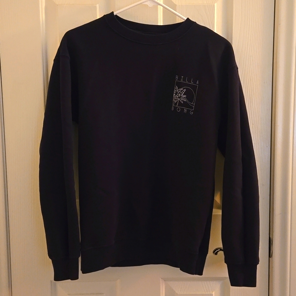 Billabong Women's Sweater. Size Small. Color Black.